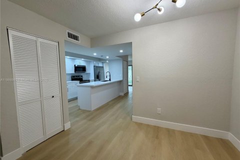 Adosado en alquiler en Miami, Florida, 3 dormitorios, 158.77 m2 № 1933680 - foto 8