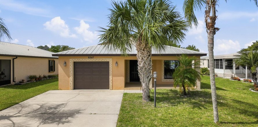 Villa ou maison à St. Lucie, Floride 2 chambres, 134.8 m2 № 2254331