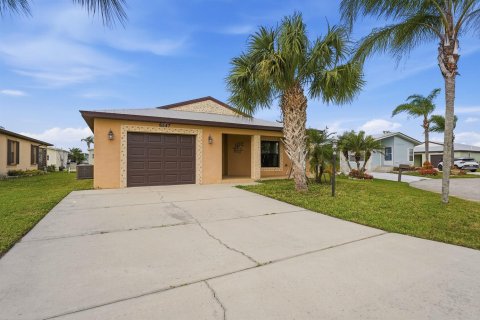 Villa ou maison à vendre à St. Lucie, Floride: 2 chambres, 134.8 m2 № 2254331 - photo 29