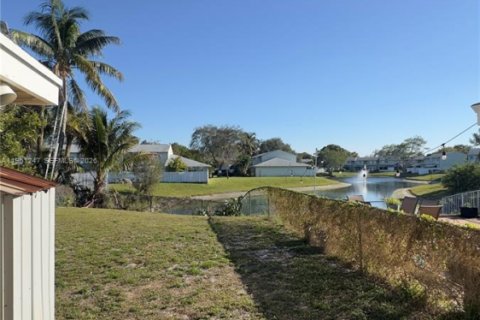 Villa ou maison à louer à Deerfield Beach, Floride: 3 chambres, 155.24 m2 № 2022137 - photo 24
