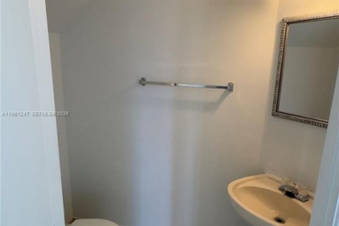 Villa ou maison à louer à Deerfield Beach, Floride: 3 chambres, 155.24 m2 № 2022137 - photo 9