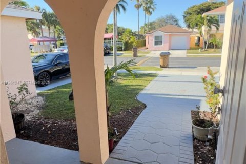 Villa ou maison à louer à Deerfield Beach, Floride: 3 chambres, 155.24 m2 № 2022137 - photo 23