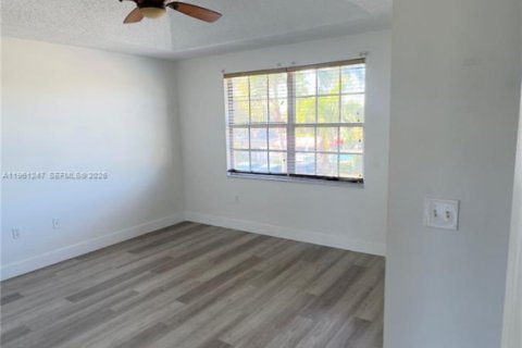 Villa ou maison à louer à Deerfield Beach, Floride: 3 chambres, 155.24 m2 № 2022137 - photo 17