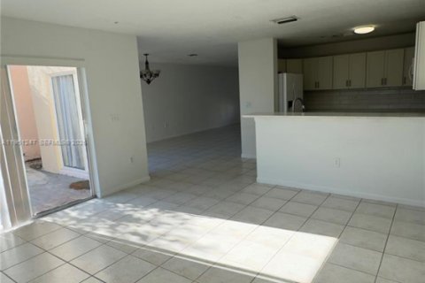 Villa ou maison à louer à Deerfield Beach, Floride: 3 chambres, 155.24 m2 № 2022137 - photo 6