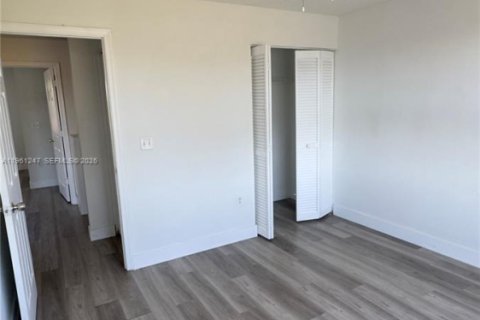 Villa ou maison à louer à Deerfield Beach, Floride: 3 chambres, 155.24 m2 № 2022137 - photo 15