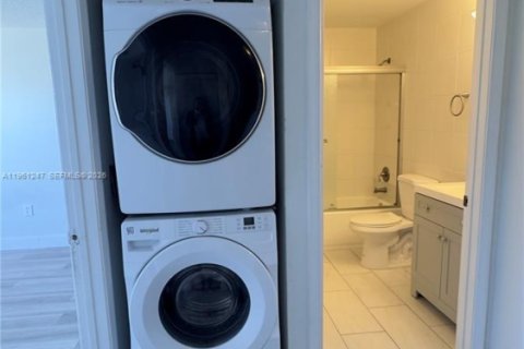 Villa ou maison à louer à Deerfield Beach, Floride: 3 chambres, 155.24 m2 № 2022137 - photo 12