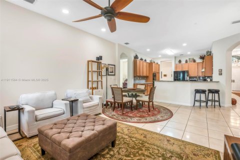 Casa en venta en Cutler Bay, Florida, 5 dormitorios, 284.37 m2 № 1969779 - foto 13