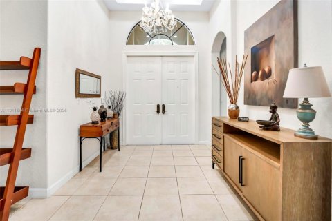 Casa en venta en Cutler Bay, Florida, 5 dormitorios, 284.37 m2 № 1969779 - foto 10