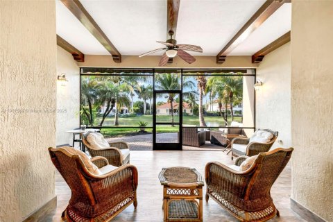 Casa en venta en Cutler Bay, Florida, 5 dormitorios, 284.37 m2 № 1969779 - foto 29