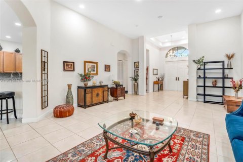 Casa en venta en Cutler Bay, Florida, 5 dormitorios, 284.37 m2 № 1969779 - foto 8