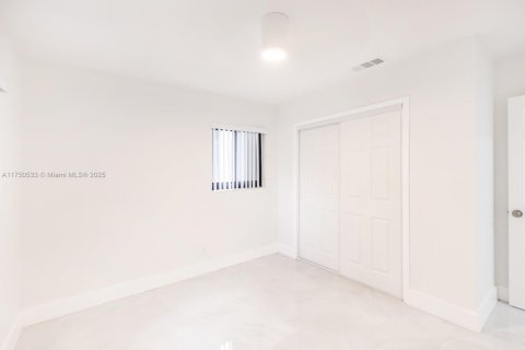 House in Fort Lauderdale, Florida 4 bedrooms, 167.69 sq.m. № 1698761 - photo 18