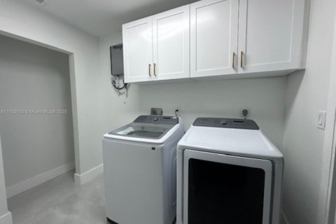 House in Fort Lauderdale, Florida 4 bedrooms, 167.69 sq.m. № 1698761 - photo 23