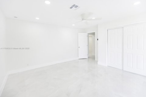 House in Fort Lauderdale, Florida 4 bedrooms, 167.69 sq.m. № 1698761 - photo 16