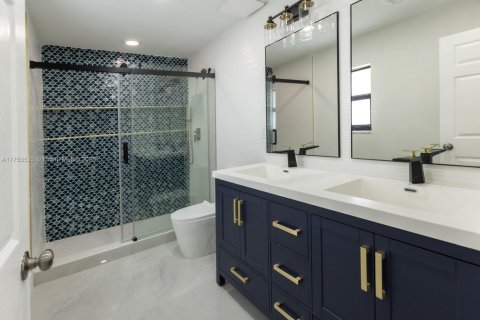House in Fort Lauderdale, Florida 4 bedrooms, 167.69 sq.m. № 1698761 - photo 13