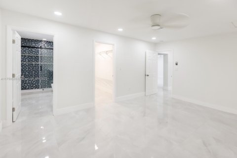 House in Fort Lauderdale, Florida 4 bedrooms, 167.69 sq.m. № 1698761 - photo 10