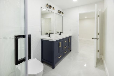 House in Fort Lauderdale, Florida 4 bedrooms, 167.69 sq.m. № 1698761 - photo 14