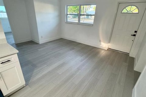 Купить виллу или дом в Клируотер, Флорида 7 комнат, 98.1м2, № 2110190 - фото 18