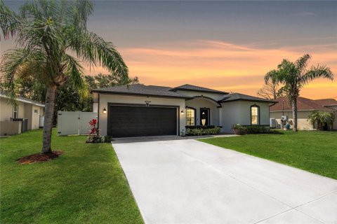 Casa en venta en North Port, Florida, 3 dormitorios, 160.26 m2 № 1761431 - foto 1