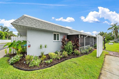 Condominio en venta en Sarasota, Florida, 2 dormitorios, 112.04 m2 № 1880743 - foto 1