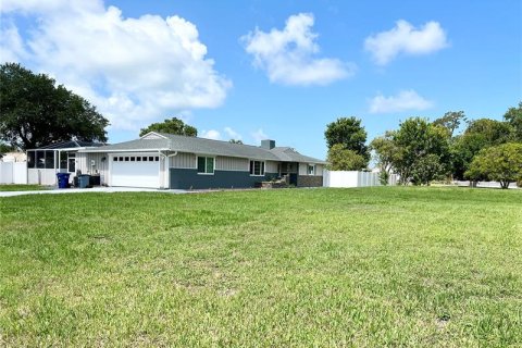 Villa ou maison à louer à Sarasota, Floride: 4 chambres, 166.76 m2 № 217682 - photo 1