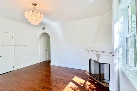 Condominio en alquiler en Miami Beach, Florida, 2 dormitorios, 65.03 m2 № 2031038 - foto 4