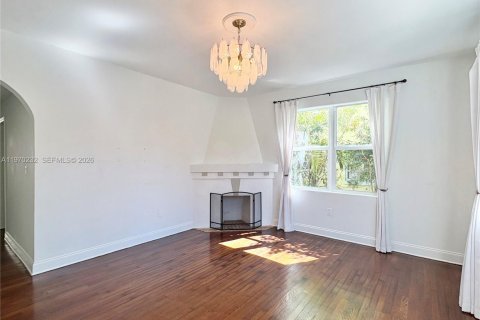 Condominio en alquiler en Miami Beach, Florida, 2 dormitorios, 65.03 m2 № 2031038 - foto 3