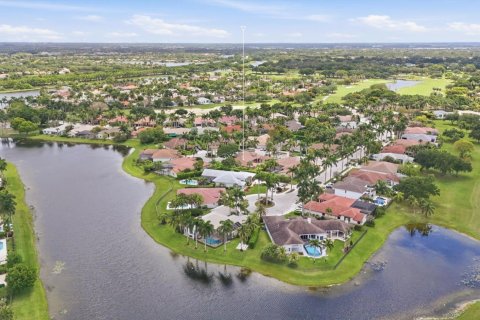 House in Weston, Florida 6 bedrooms, 341.32 sq.m. № 2088140 - photo 8