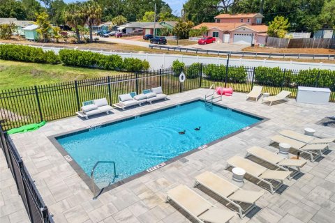 Townhouse in Pinellas Park, Florida 2 bedrooms, 219.71 sq.m. № 2312310 - photo 28