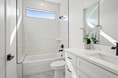 Townhouse in Pinellas Park, Florida 2 bedrooms, 219.71 sq.m. № 2312310 - photo 15