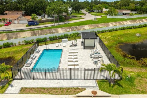 Townhouse in Pinellas Park, Florida 2 bedrooms, 219.71 sq.m. № 2312310 - photo 27