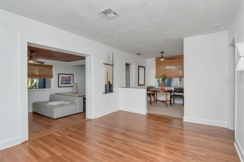 Villa ou maison à vendre à Tampa, Floride: 3 chambres, 111.76 m2 № 2142282 - photo 3