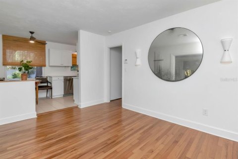 Villa ou maison à vendre à Tampa, Floride: 3 chambres, 111.76 m2 № 2142282 - photo 6