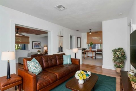 Villa ou maison à vendre à Tampa, Floride: 3 chambres, 111.76 m2 № 2142282 - photo 7