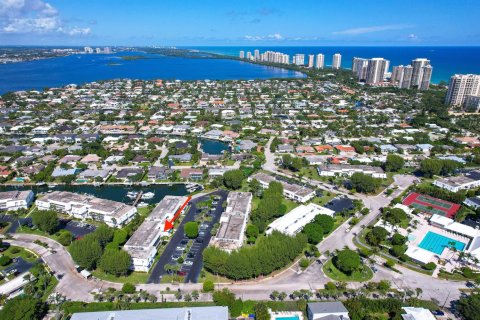 Condo in Riviera Beach, Florida, 2 bedrooms  № 2081954 - photo 21