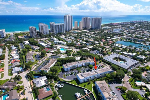 Condo in Riviera Beach, Florida, 2 bedrooms  № 2081954 - photo 25
