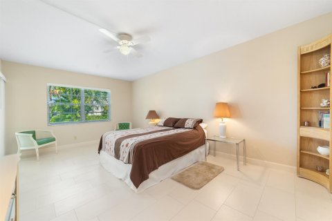 Condo in Riviera Beach, Florida, 2 bedrooms  № 2081954 - photo 9
