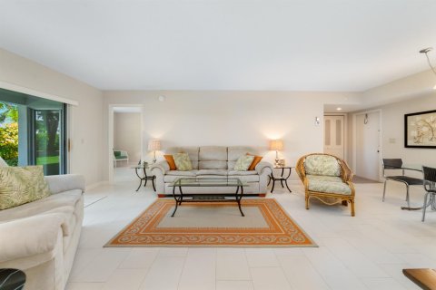 Condo in Riviera Beach, Florida, 2 bedrooms  № 2081954 - photo 6