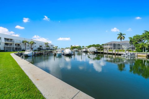 Condo in Riviera Beach, Florida, 2 bedrooms  № 2081954 - photo 20