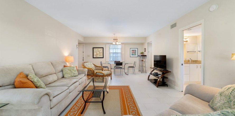 Condo in Riviera Beach, Florida, 2 bedrooms  № 2081954