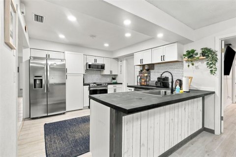 Casa en venta en Seminole, Florida, 4 dormitorios, 212 m2 № 2418915 - foto 10