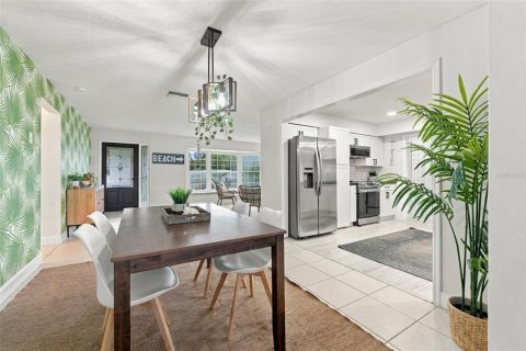 Casa en venta en Seminole, Florida, 4 dormitorios, 212 m2 № 2418915 - foto 9