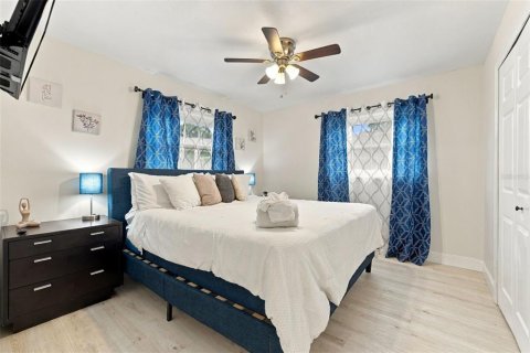 Casa en venta en Seminole, Florida, 4 dormitorios, 212 m2 № 2418915 - foto 26