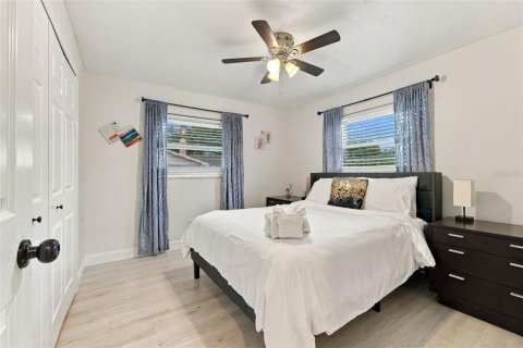 Casa en venta en Seminole, Florida, 4 dormitorios, 212 m2 № 2418915 - foto 28