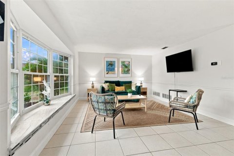 Casa en venta en Seminole, Florida, 4 dormitorios, 212 m2 № 2418915 - foto 6
