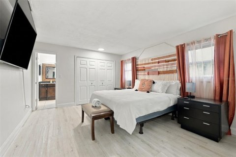 Casa en venta en Seminole, Florida, 4 dormitorios, 212 m2 № 2418915 - foto 19