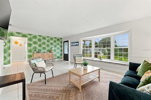Casa en venta en Seminole, Florida, 4 dormitorios, 212 m2 № 2418915 - foto 8