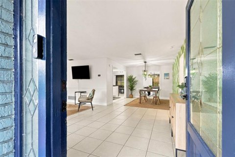 Casa en venta en Seminole, Florida, 4 dormitorios, 212 m2 № 2418915 - foto 4