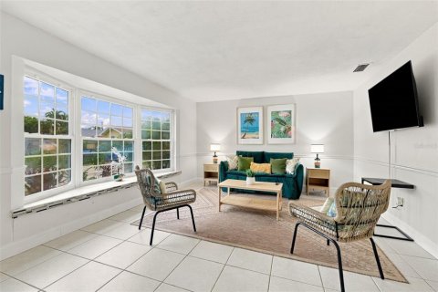 Casa en venta en Seminole, Florida, 4 dormitorios, 212 m2 № 2418915 - foto 7