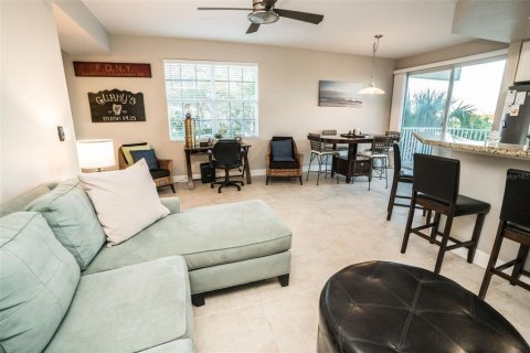 Townhouse in Ruskin, Florida 3 bedrooms, 147.99 sq.m. № 2144423 - photo 3