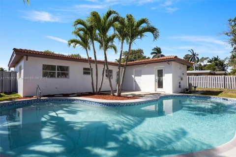 House in Fort Lauderdale, Florida 3 bedrooms, 117.99 sq.m. № 1712943 - photo 6